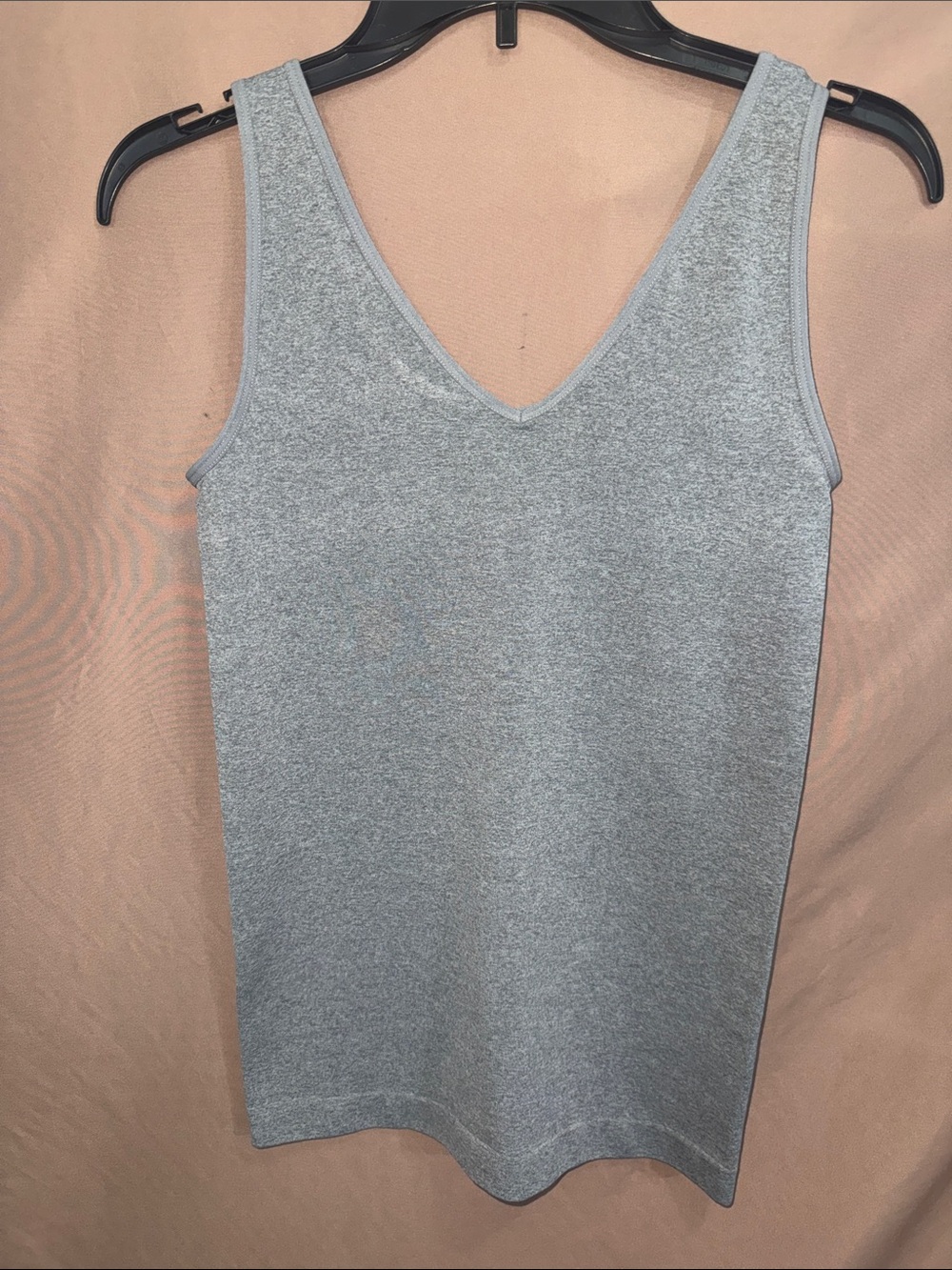 NWT 2-WAY V-NECK / U-NECK SEAMLESS TANK TOP Women’s Zenana S/M Grey